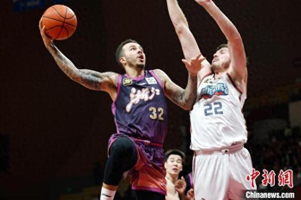 CBA:浙江男篮主场力克南京男篮 迎来三连胜