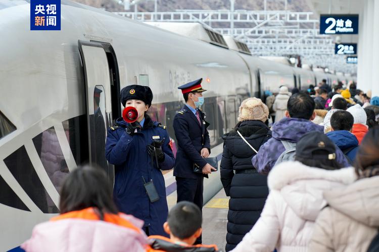 前十月全国铁路发送旅客37.1亿人次
