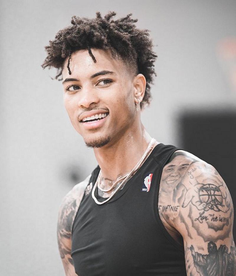 Woj:乌布雷2年1630万美元续约76人