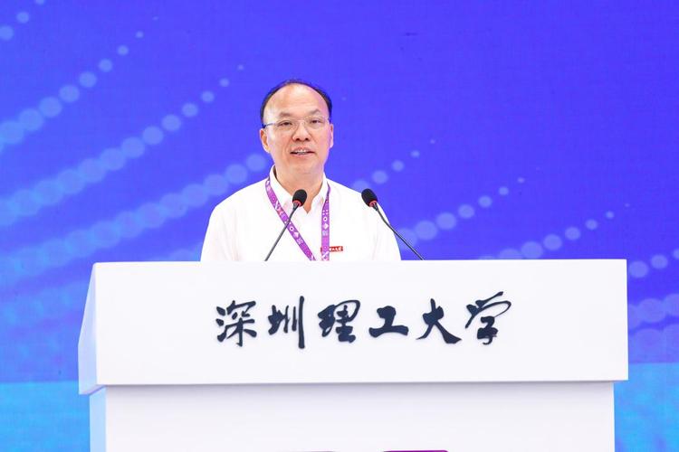 深理工一期14个月建成 政府工程公众开放日活动举行