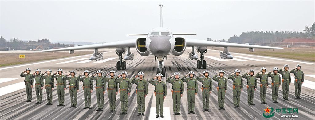 空军航空兵某团开展飞行训练