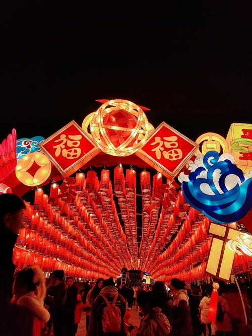 喜气洋洋过新年 红红火火闹新春