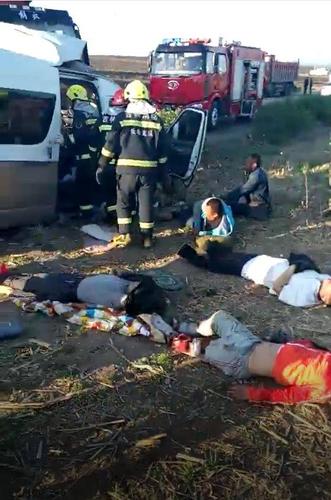 智利首都24小时内公路交通事故多发 造成14人死亡