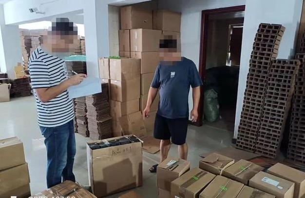 10余万件假冒品牌日用品流入超市 制假售假团伙8人被判刑