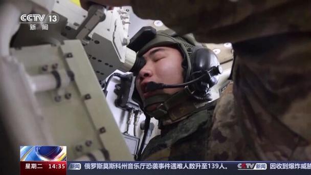 陆军展开装甲兵跨昼夜实弹射击考核 锤炼车组协同和全时作战能力