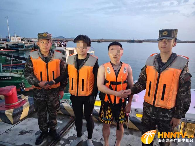 海口海警局成功救助一名海上游泳遇险游客