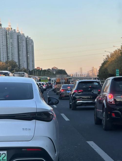 北京今天这些高速路段易出现车辆排队,13时至20时最堵车