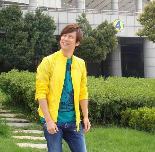 公益之花绽放珠城 解晓东为家乡援建音乐教室