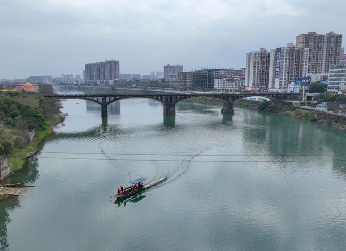 道县:巡河护水 净水清流