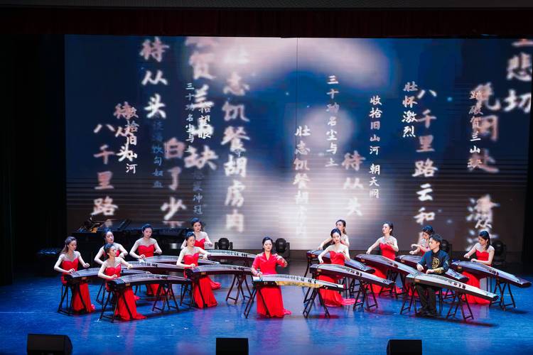 何占豪长影执棒再现经典《梁祝》91岁创作仍不停