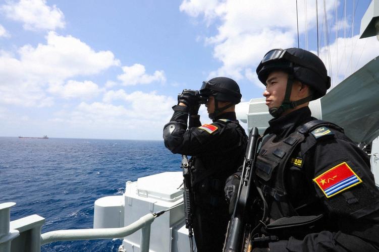 海军第46批护航编队完成首次护航任务