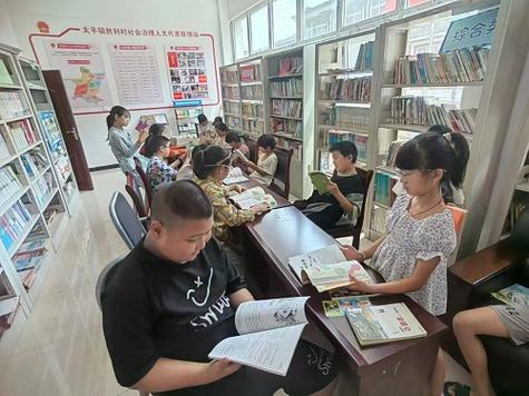 退休教师办暑期读书班 阅读点亮乡村儿童生活