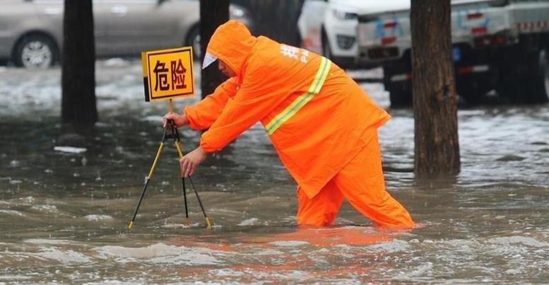 广东省鹤山市发布暴雨橙色预警_1