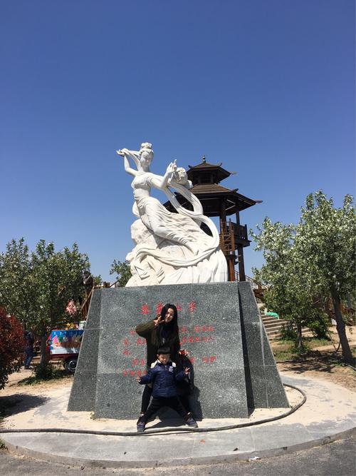 (走进中国乡村)“长江蔬菜岛”的飞行故事